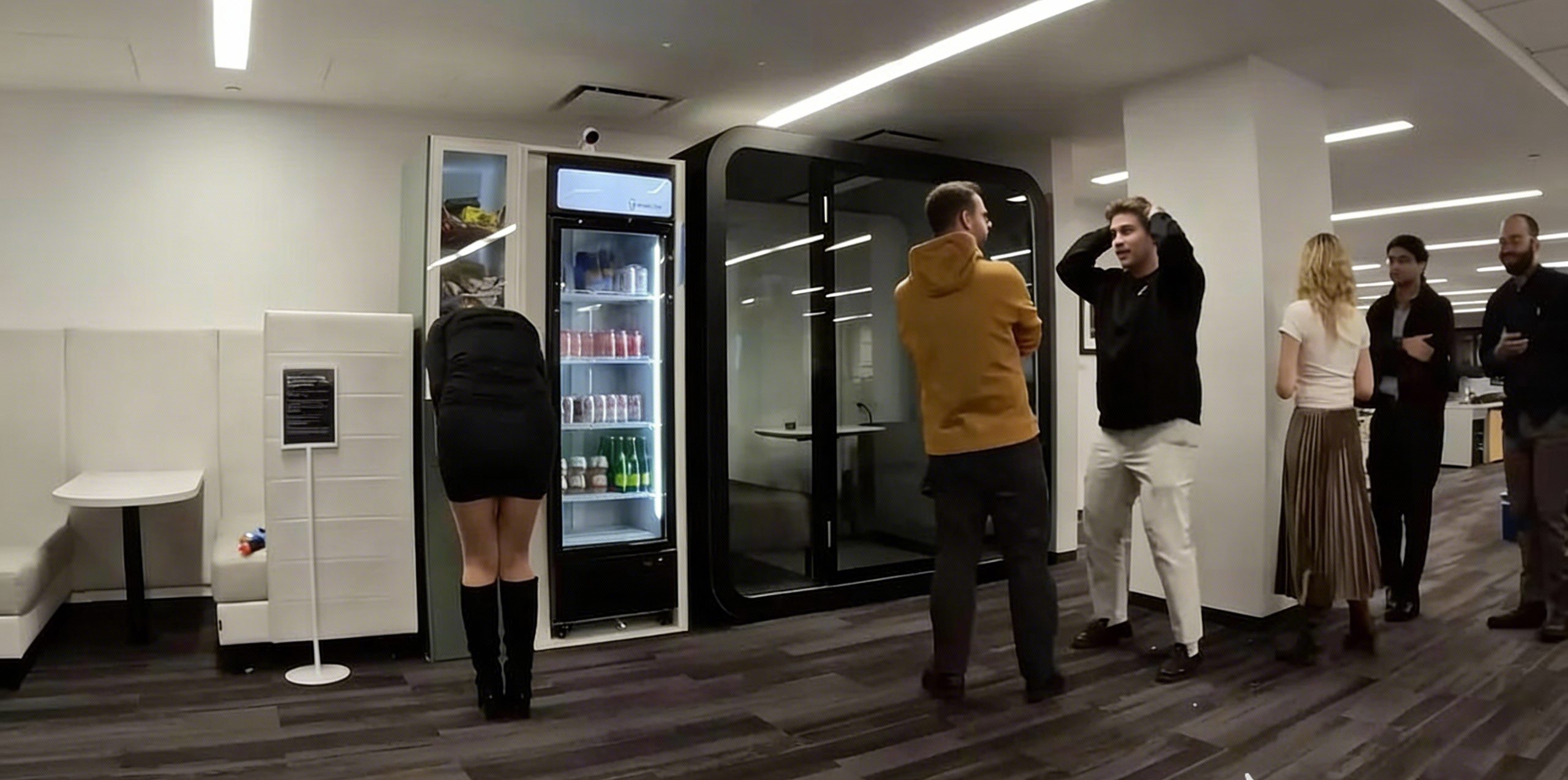 AI代理实验中的自动售货机现场